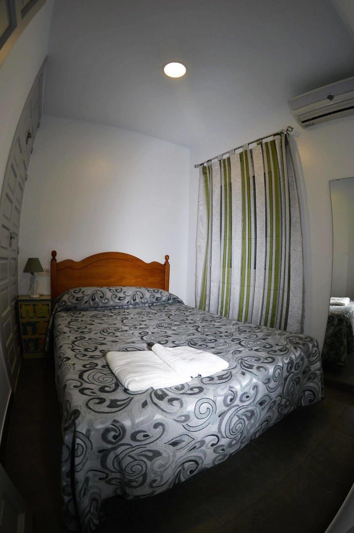 Apartamentos El Galan II カルボネラス エクステリア 写真