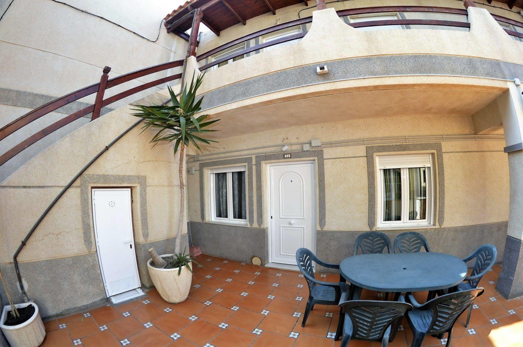 Apartamentos El Galan II カルボネラス エクステリア 写真