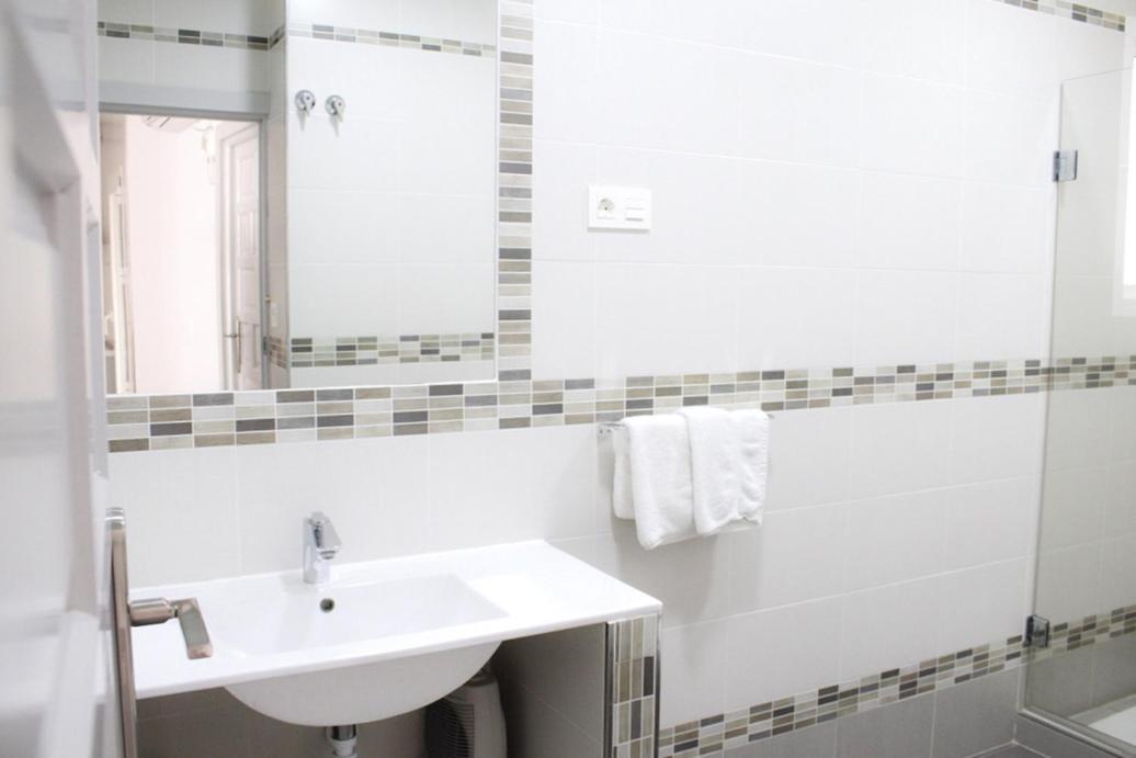 Apartamentos El Galan II カルボネラス エクステリア 写真